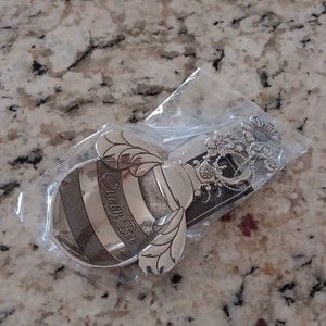 Queen bee tea holder